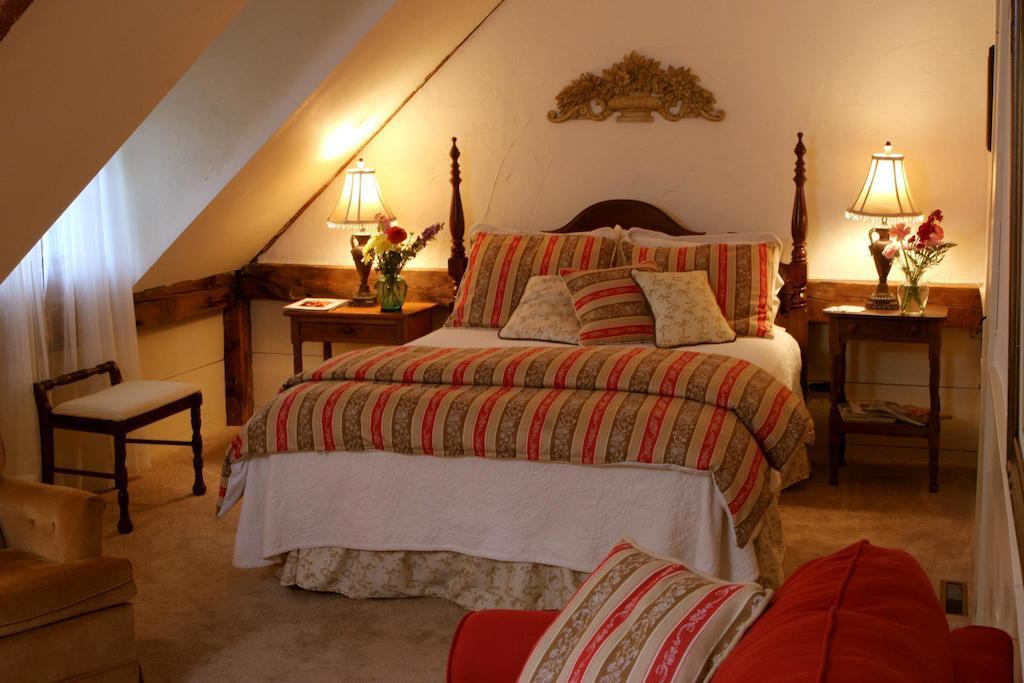 Colby Hill Inn Henniker الغرفة الصورة