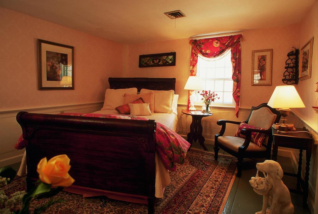 Colby Hill Inn Henniker الغرفة الصورة
