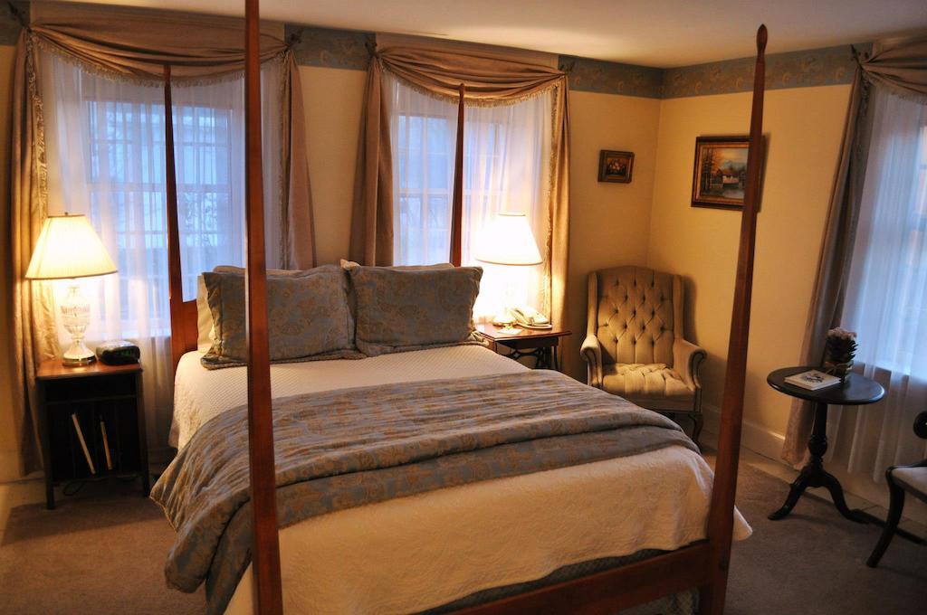 Colby Hill Inn Henniker الغرفة الصورة